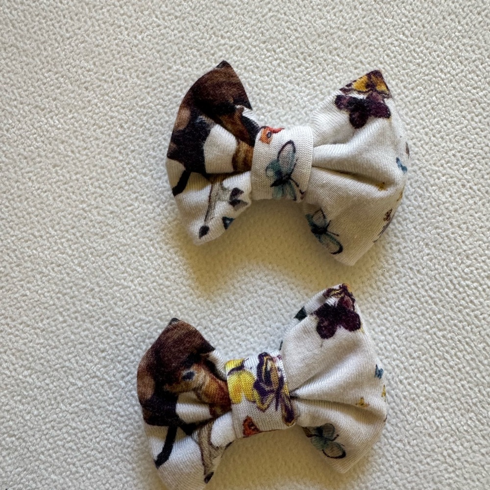Posh Peanut Claire Piggy Bow Set